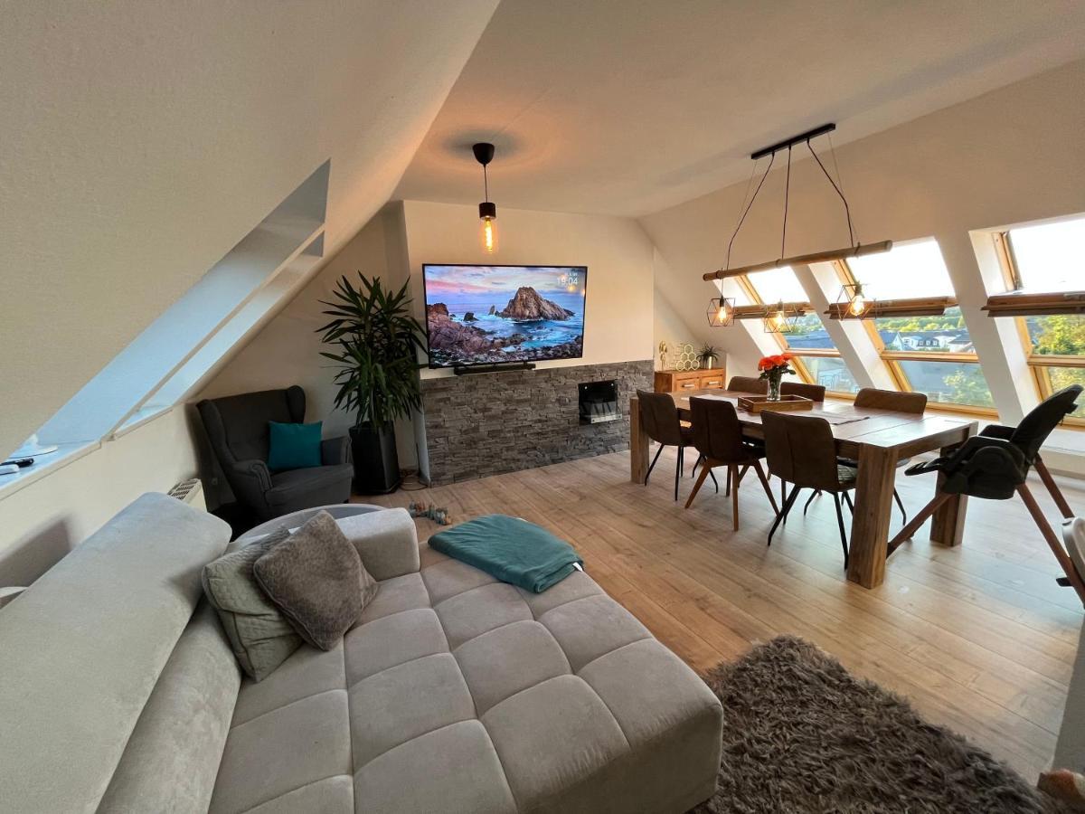 105 Qm Neues Klimatisiertes Appartment Fuer Familien Privater Parkplatz Chemnitz Exterior photo